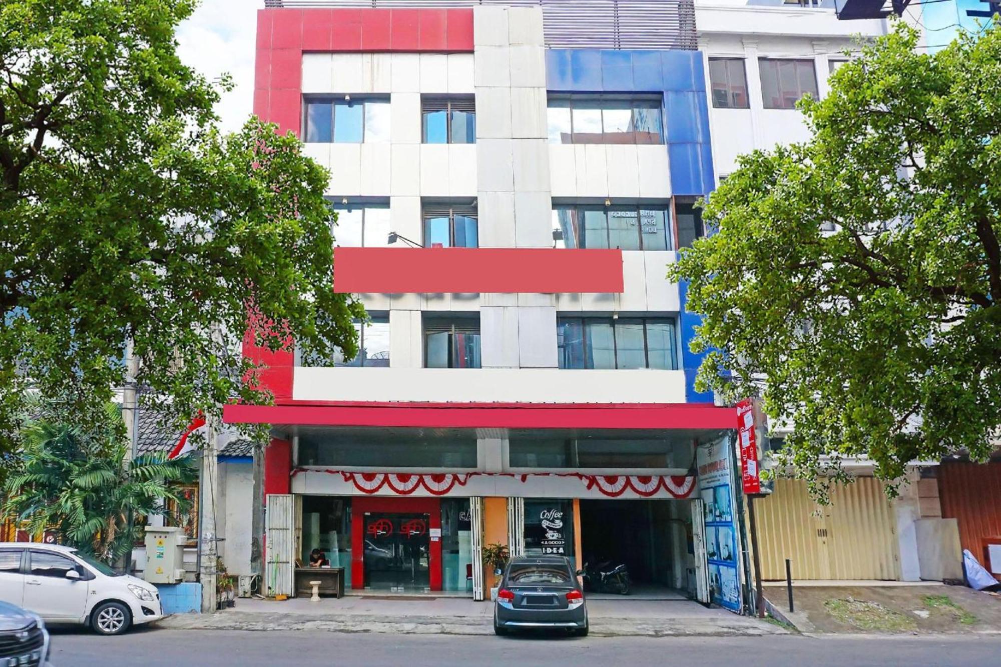 Collection O Losari Near Pantai Losari Formerly Hotel Grand Populer Makassar Exterior foto
